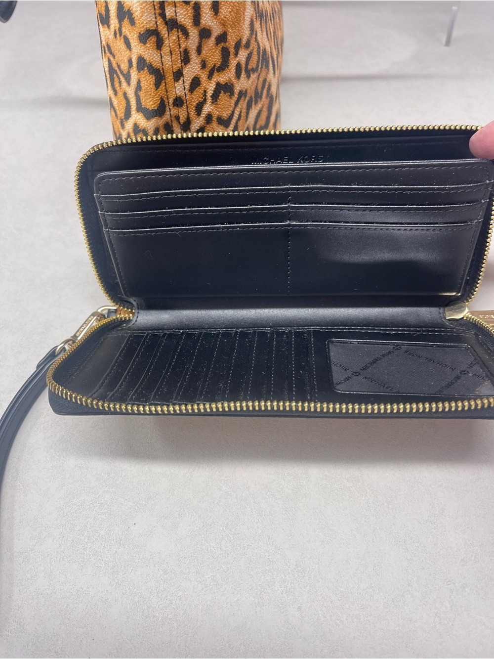 Michael Kors Continental Zip WalletWristlet Cheetah/Leopard Print Marigold Black - Picture 5 of 7